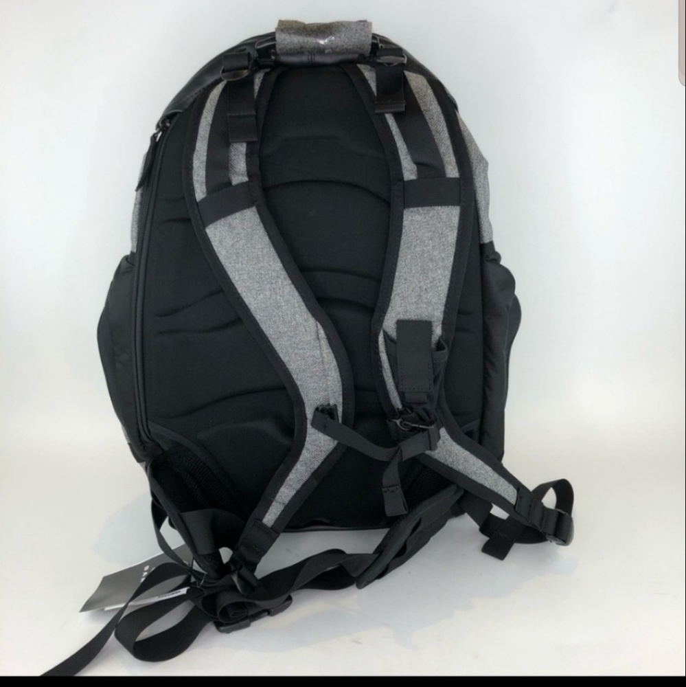 Oakley Kitchen Sink Lx Backpack - Picture 3 of 7